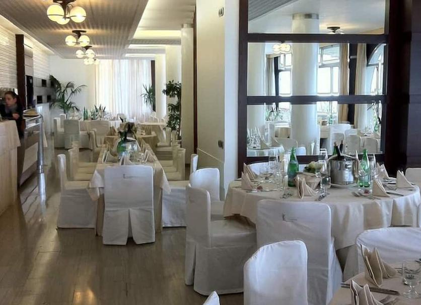 Banquet hall Photo