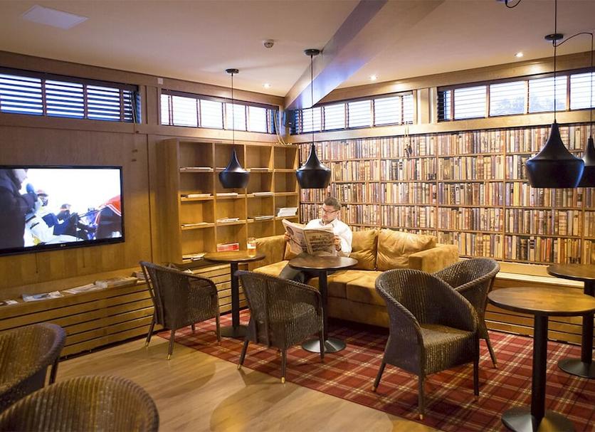 Lounge Photo