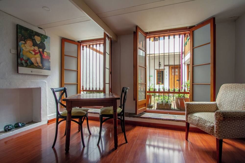 Dining room Photo