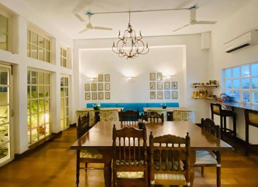 Dining room Photo