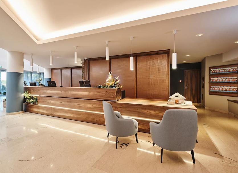 Front desk Photo