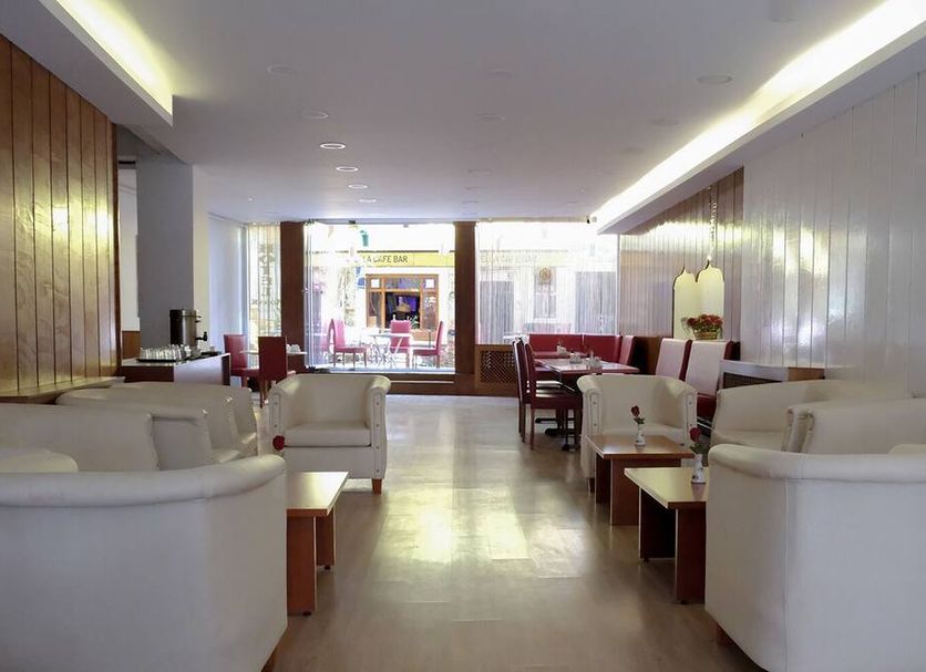 Lounge Photo