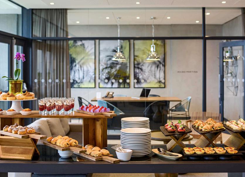 Buffet Photo