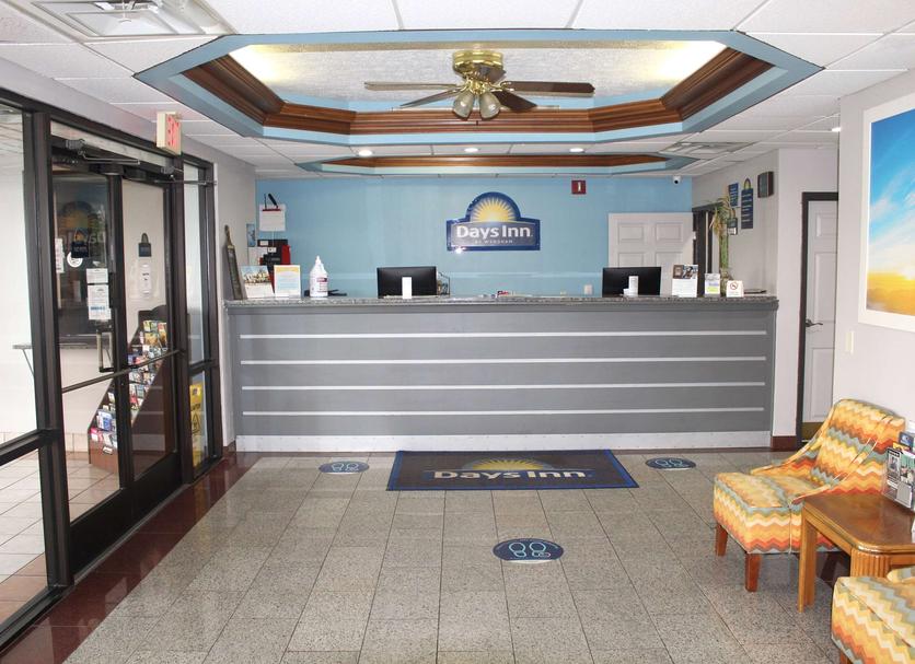 Front desk Photo