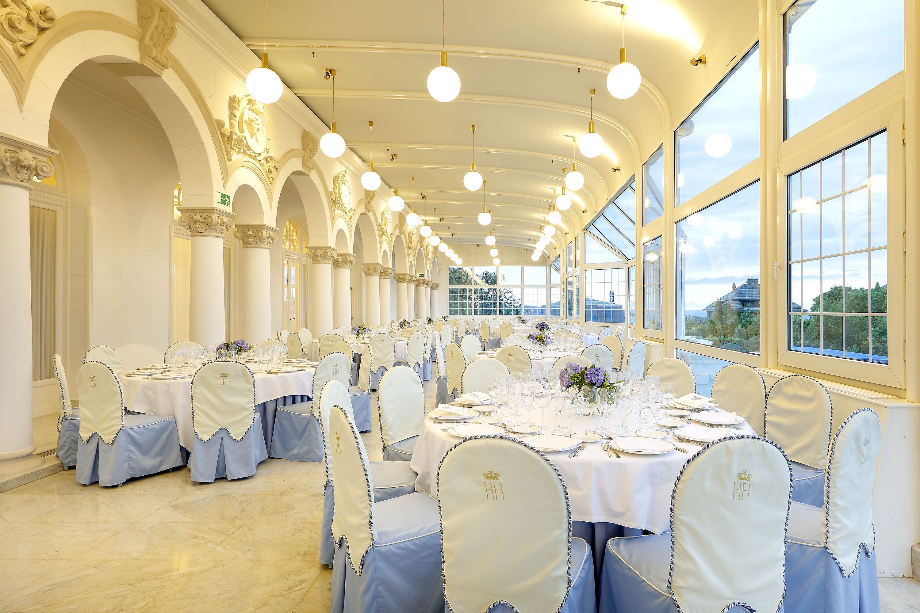 Banquet hall