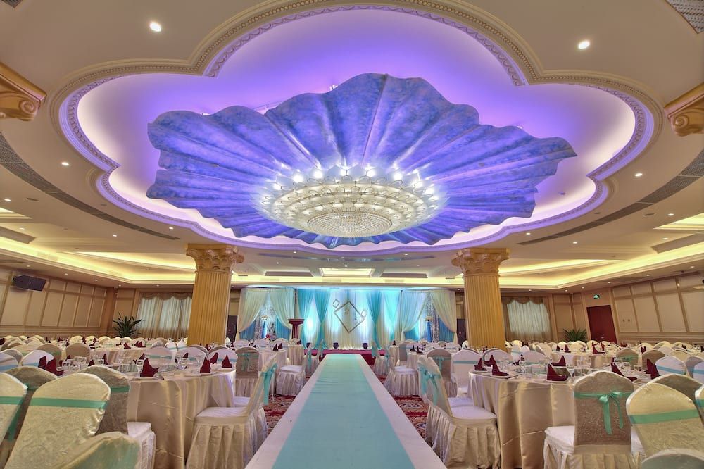 Banquet hall