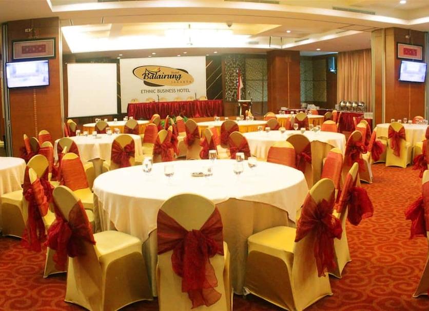 Banquet hall Photo