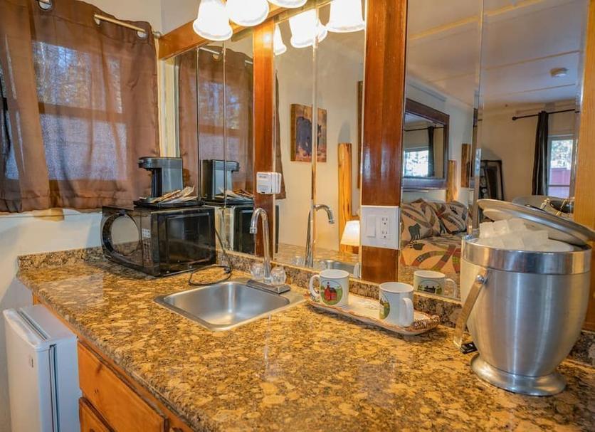 Kitchen Photo