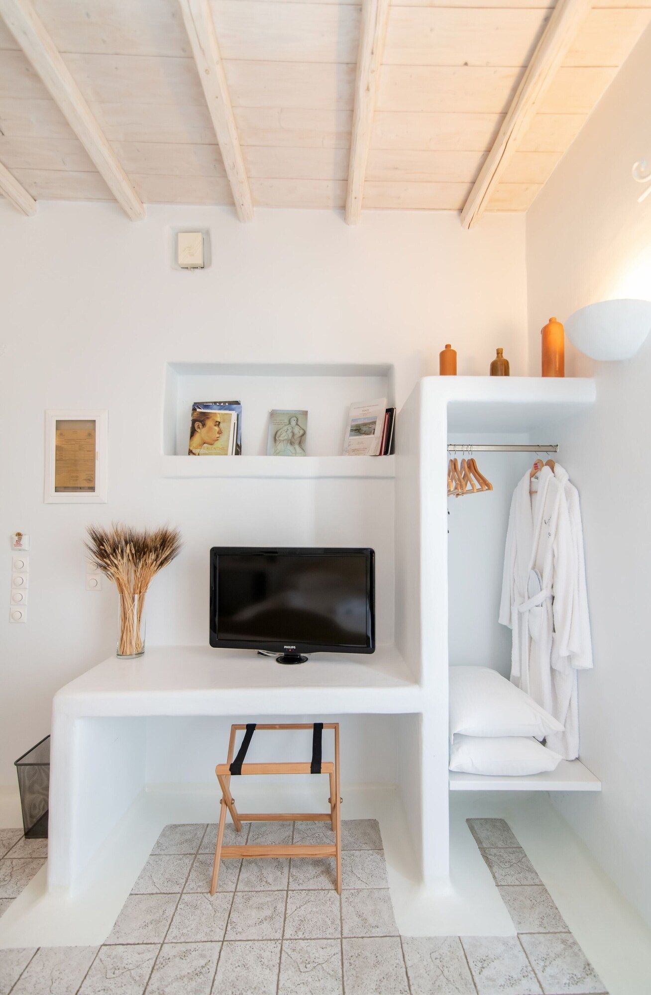 Room amenity