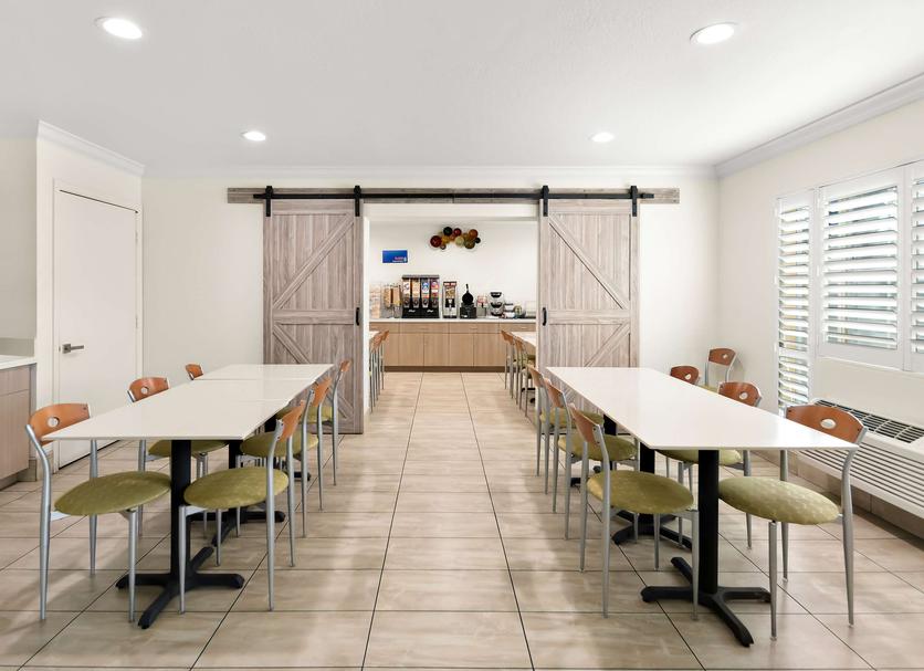 Dining room Photo
