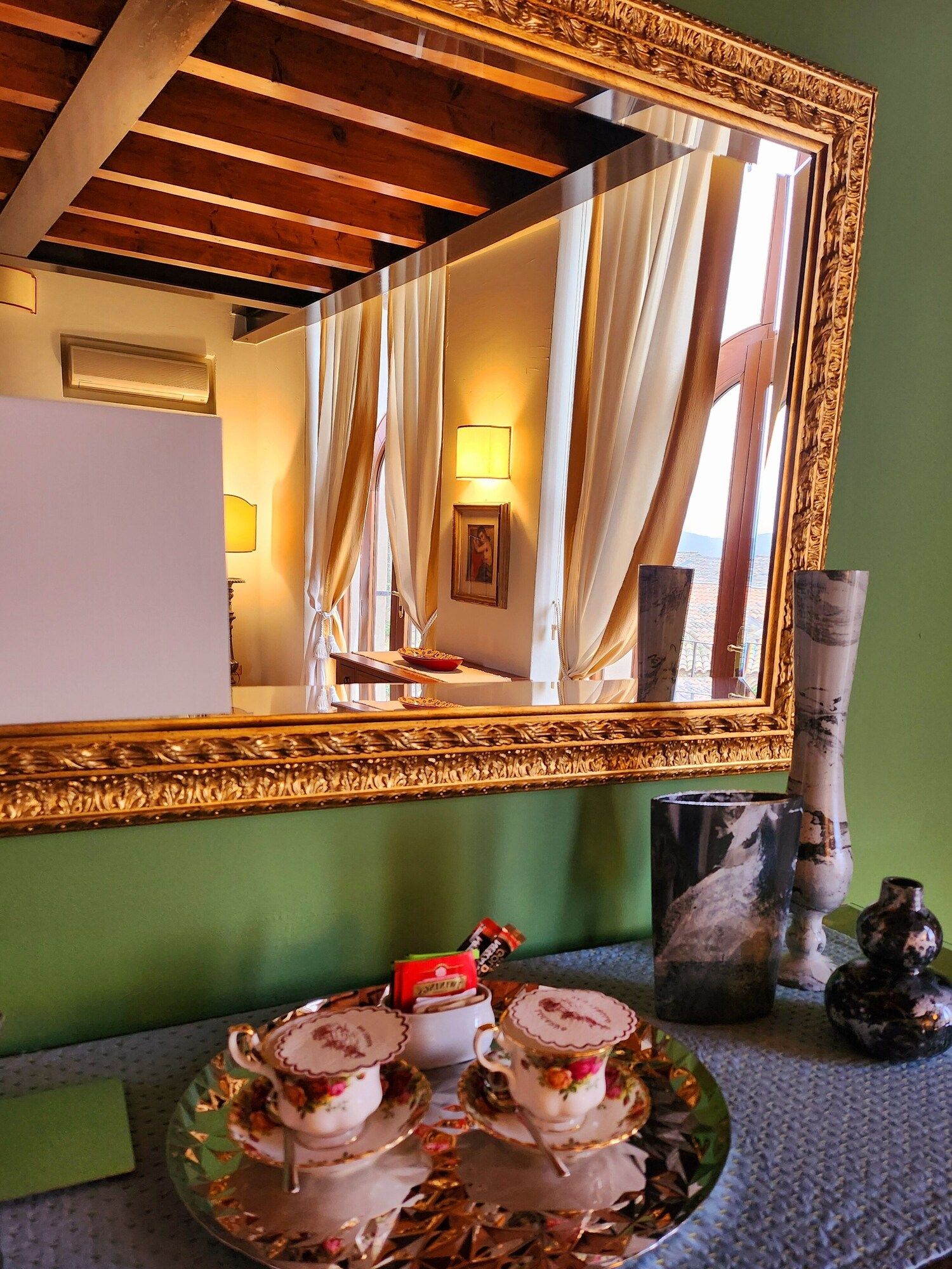 Room amenity