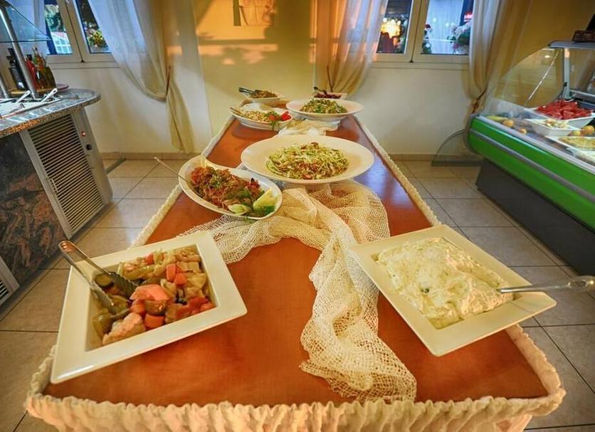 Buffet Photo