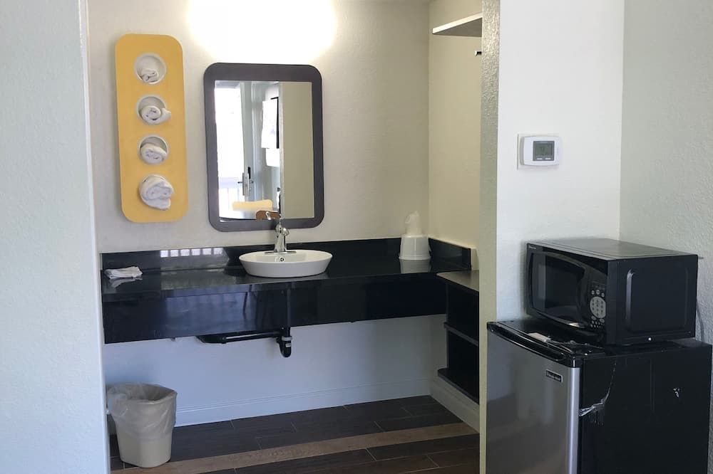 Room amenity