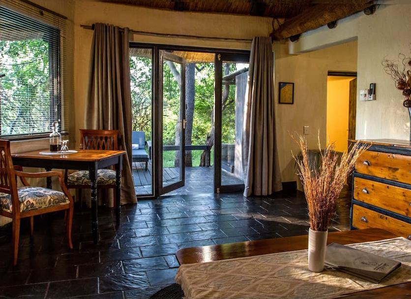 Dining room Photo