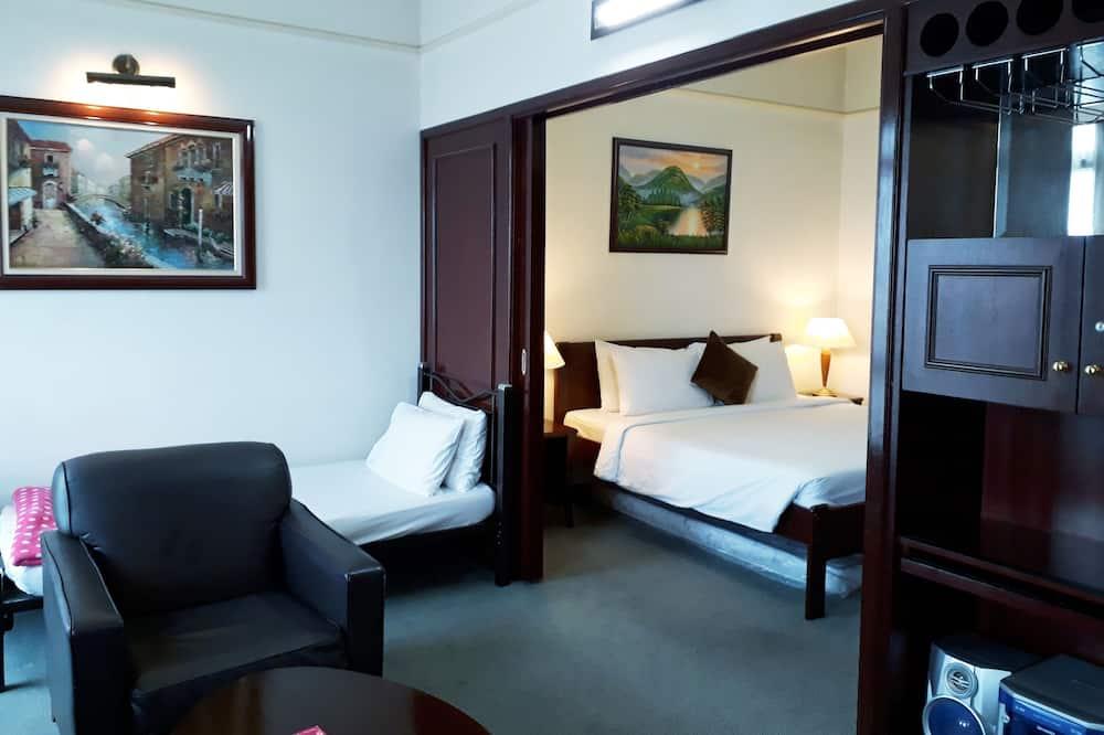 Room rate Empire Suites Hotel, Maningning from 10-03-2024 until 11-03-2024
