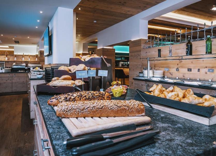 Buffet Photo