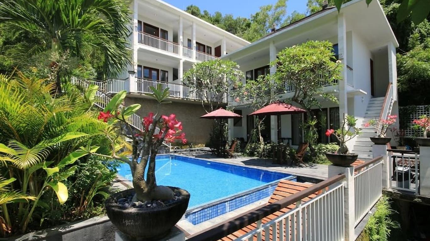 Dewi Villa Padangbai Hotel