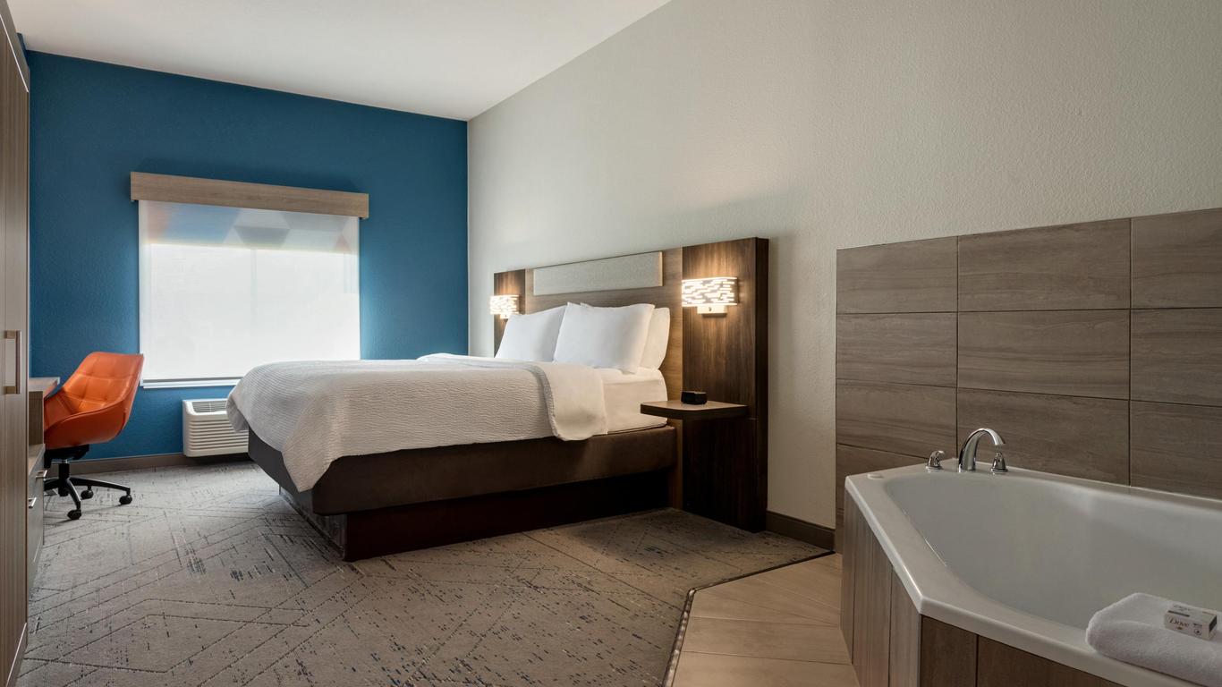 Holiday Inn Express & Suites Forrest City By IHG