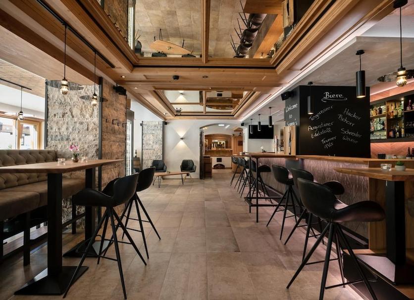 Bar Photo