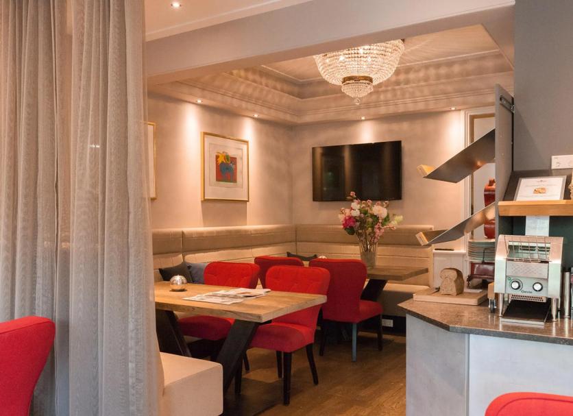Restaurant Photo