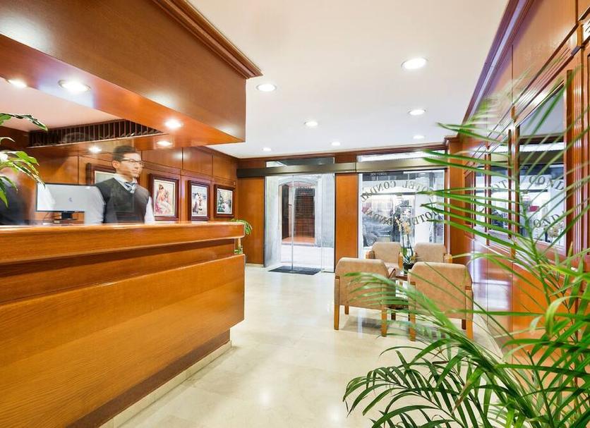 Front desk Photo
