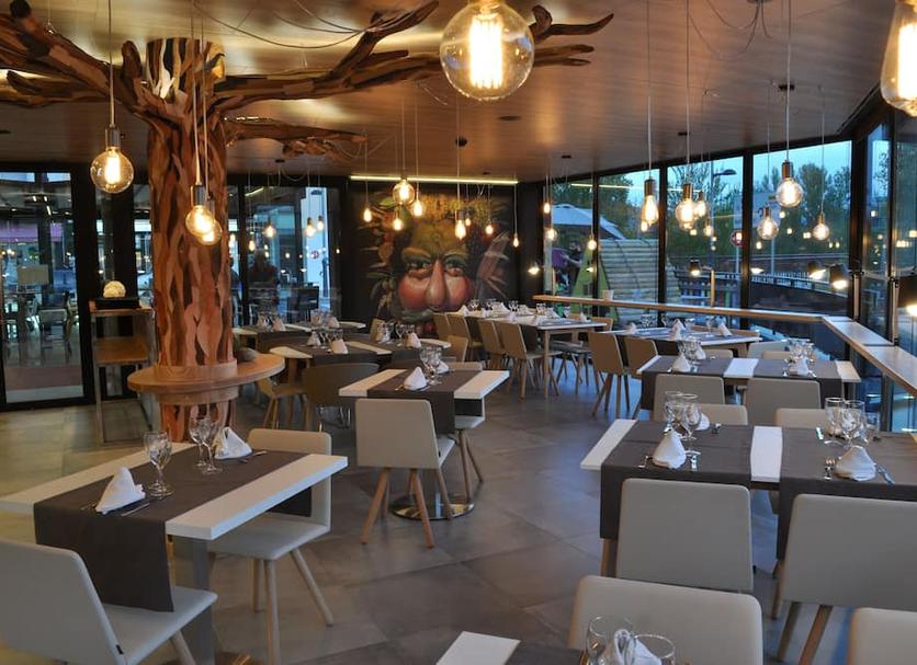 Restaurant Photo