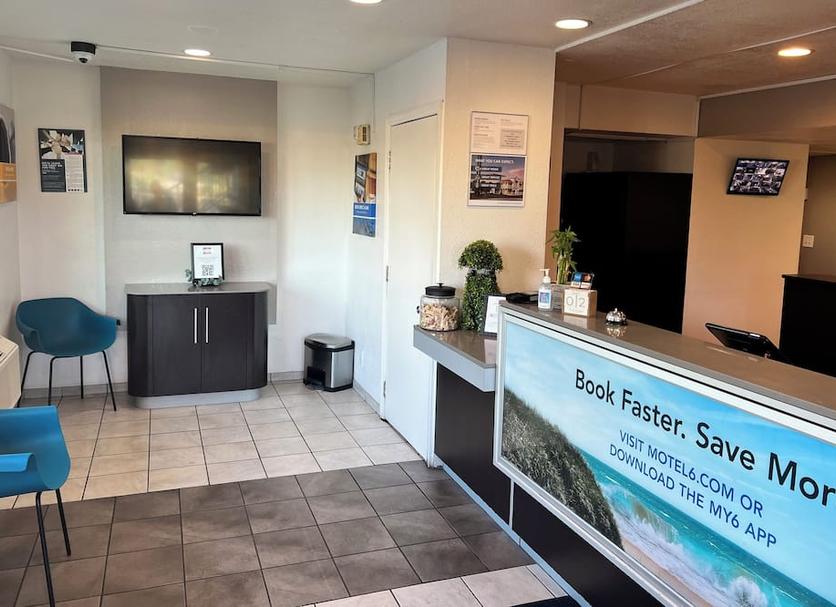 Front desk Photo