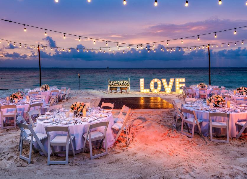 Banquet hall Photo