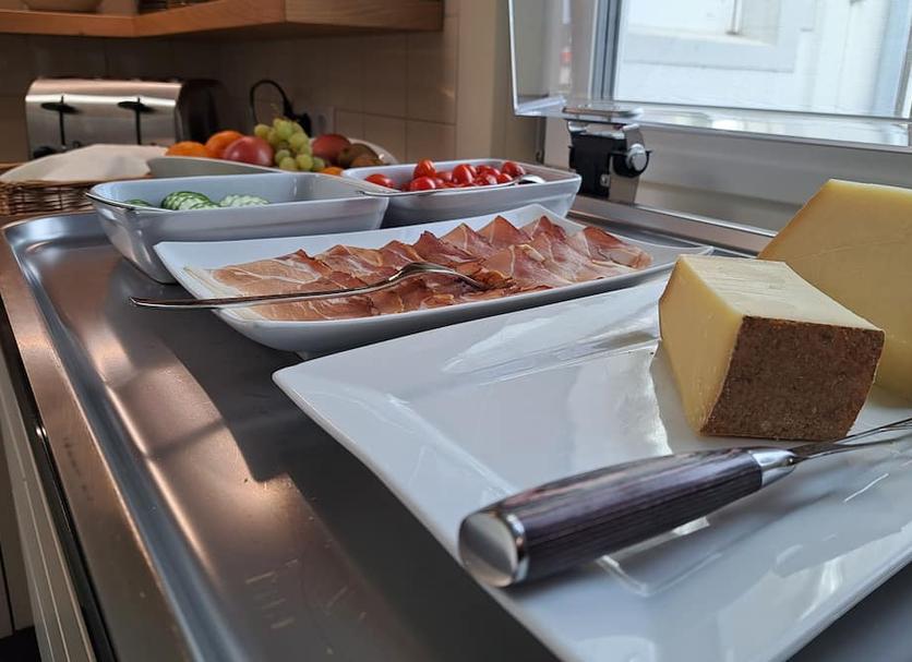 Buffet Photo