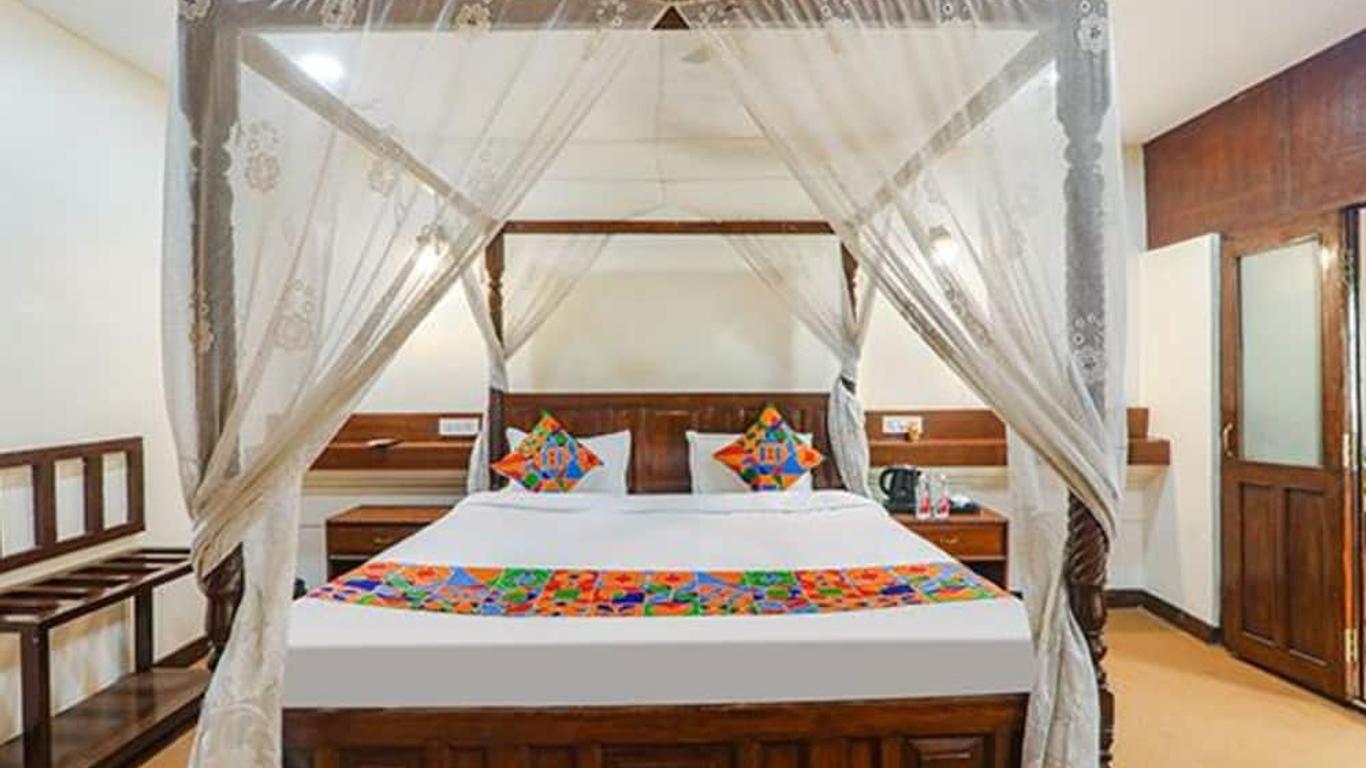 Fabhotel Sarovar Palace