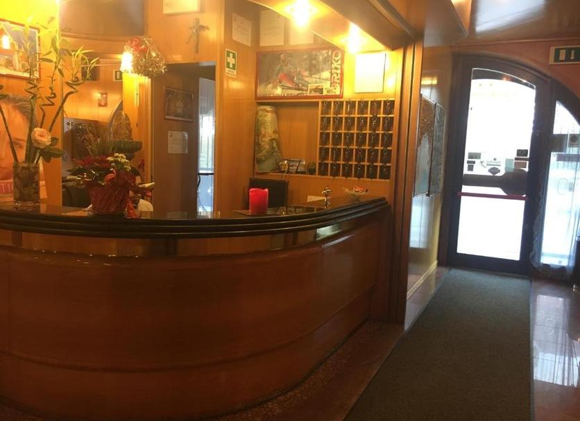 Front desk Photo