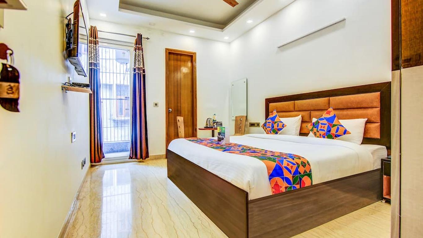 Fabhotel Floyd