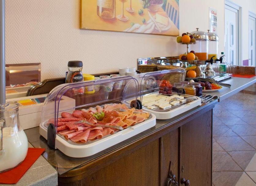 Buffet Photo
