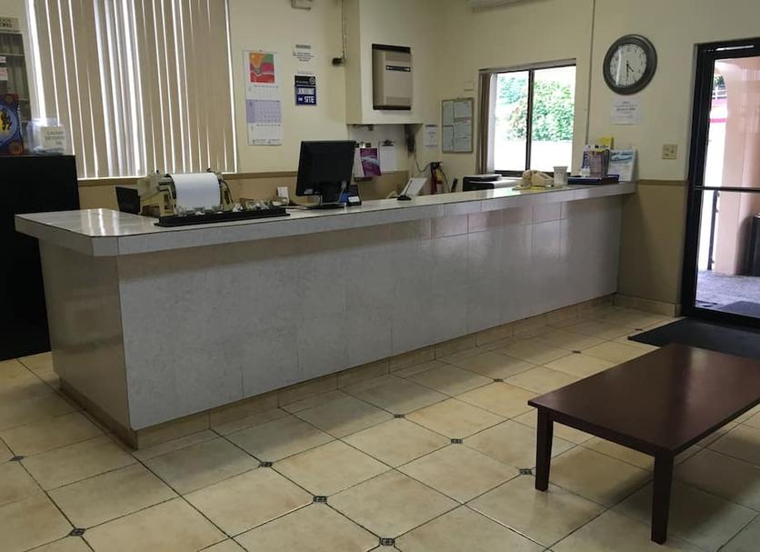 Front desk Photo