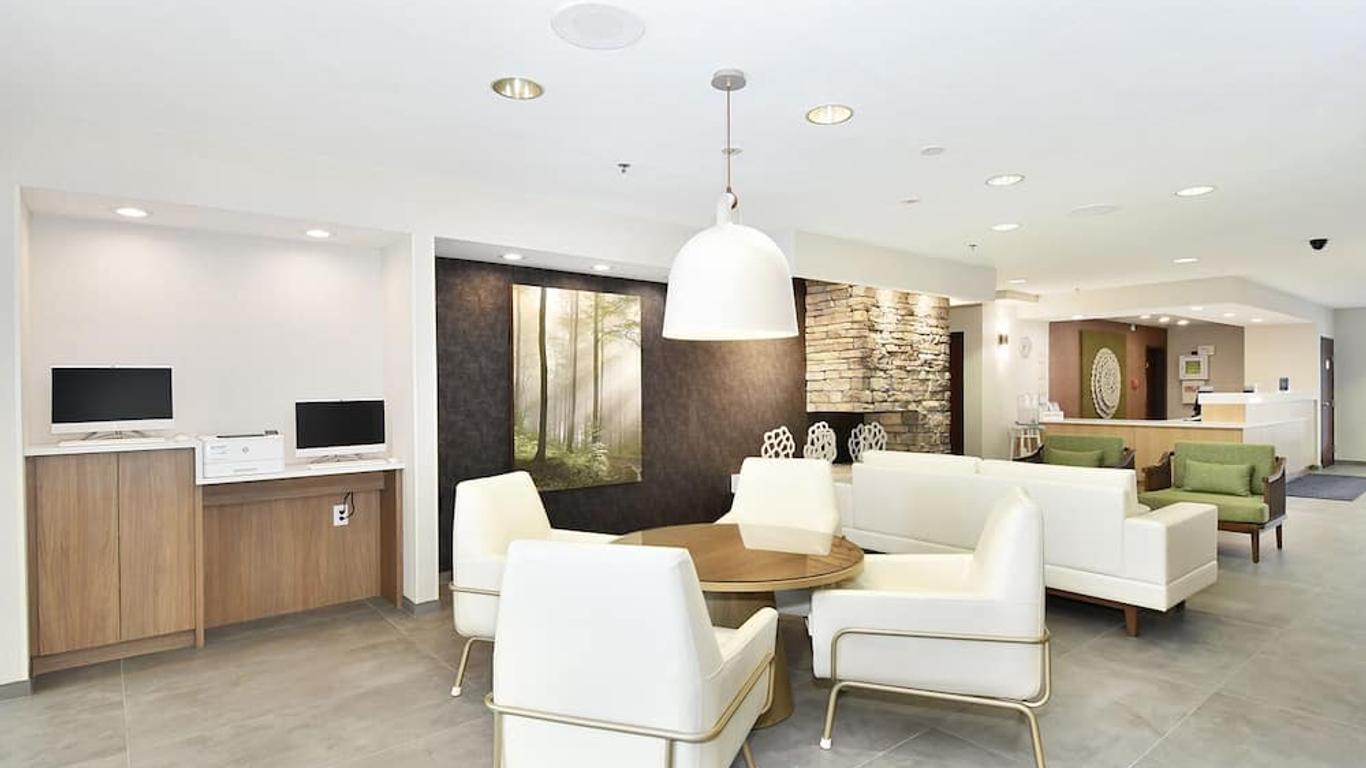 Fairfield Inn and Suites by Marriott Portland Airport