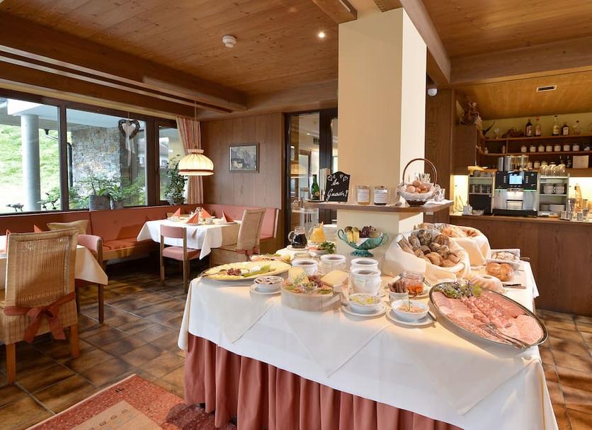 Buffet Photo