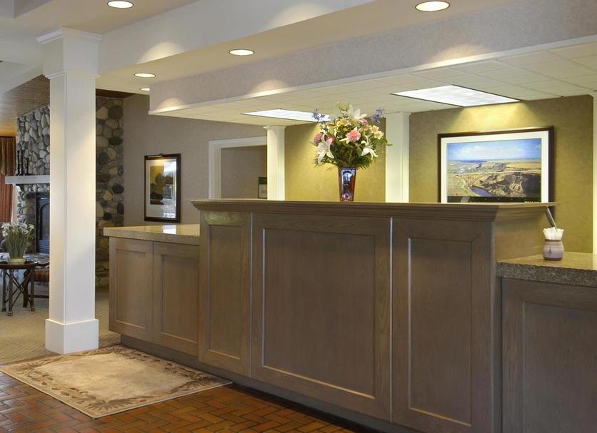 Front desk Photo