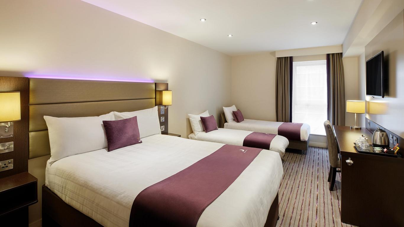 Premier Inn Luton South (M1, J9)