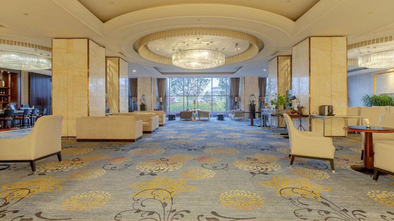Landbridge Jinjiang Hotel