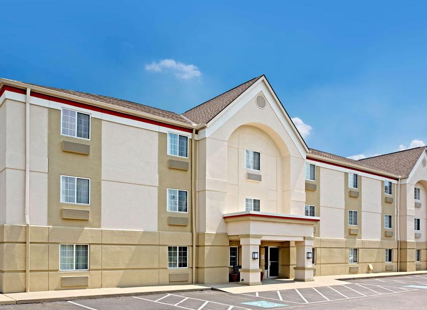 Hotel entrance Photo