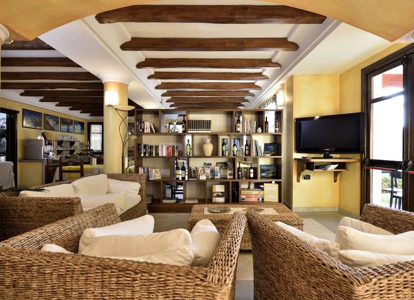 Lounge Photo