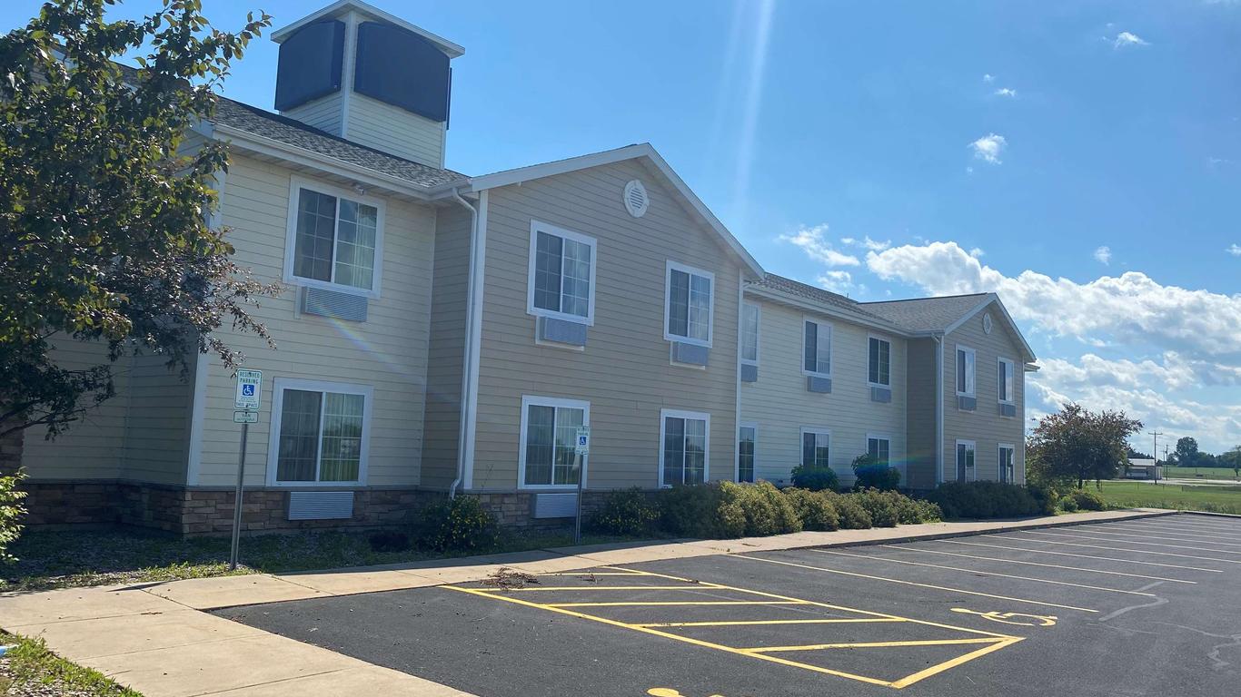 AmericInn by Wyndham Oshkosh