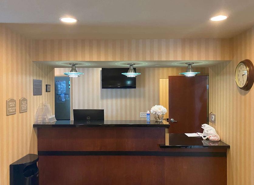 Front desk Photo