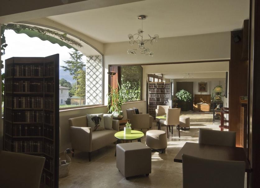 Lounge Photo