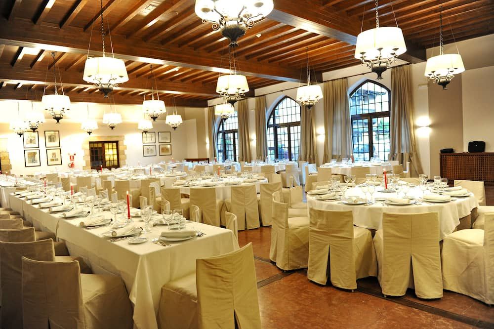 Banquet hall Photo