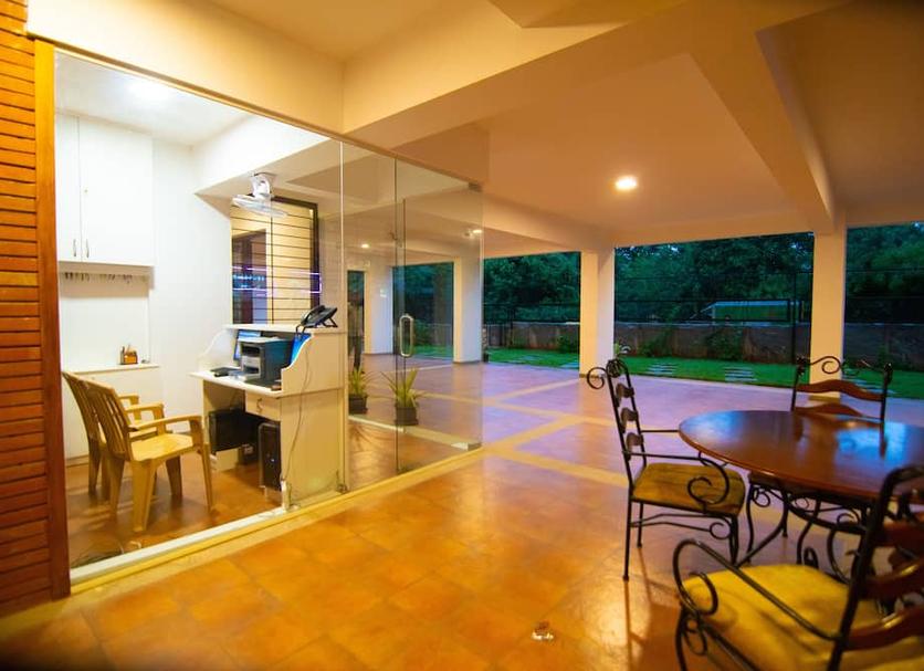 Dining room Photo