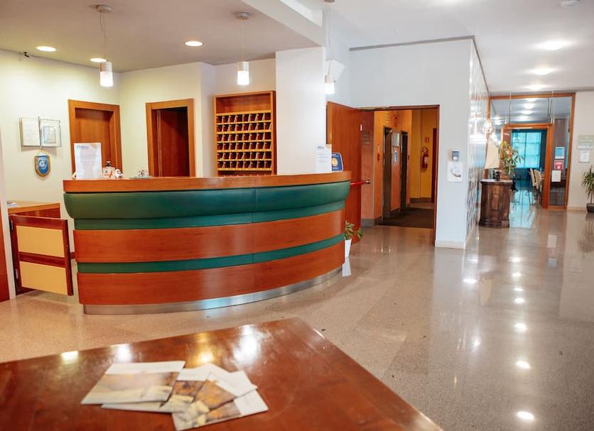 Front desk Photo
