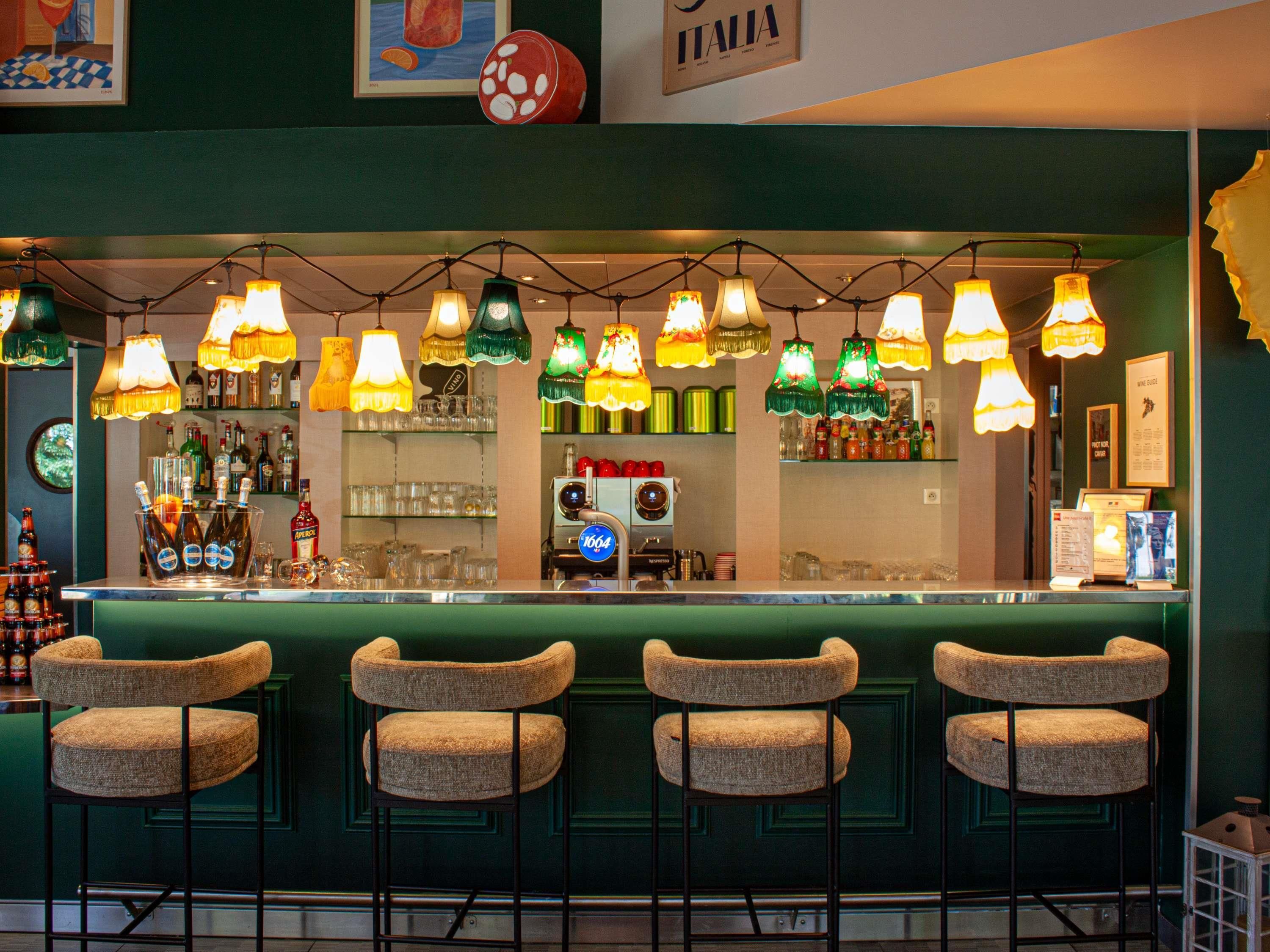 Bar Photo