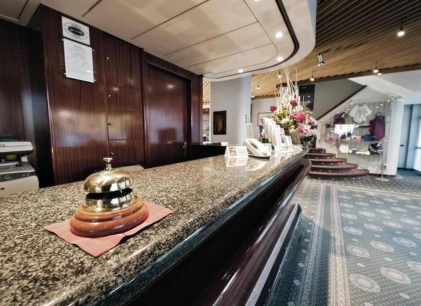 Front desk Photo