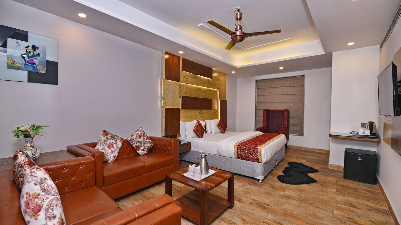 Staybook Hotel Nitya Maharani